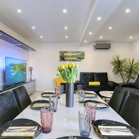 Luxury House * Ζαντάρ