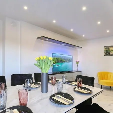 Apartment Luxury House