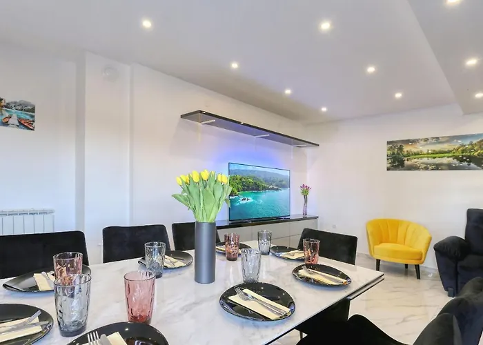 Apartment Luxury House