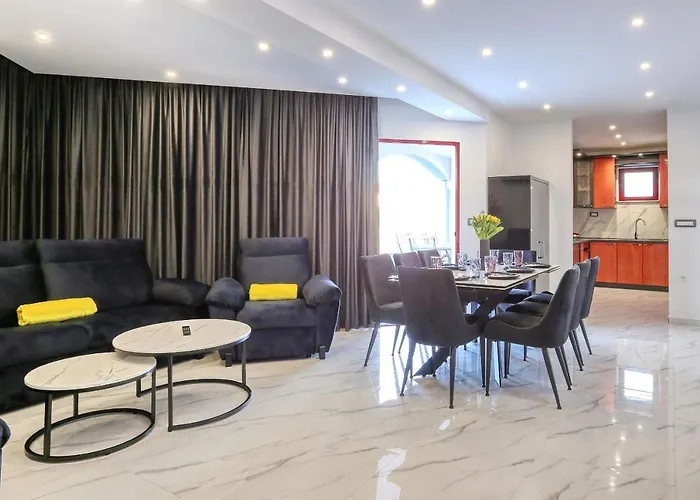 Luxury House *