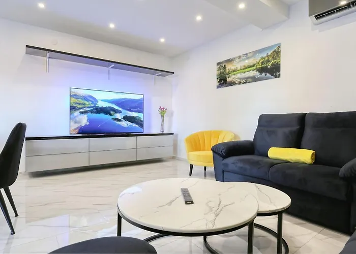 Luxury House *