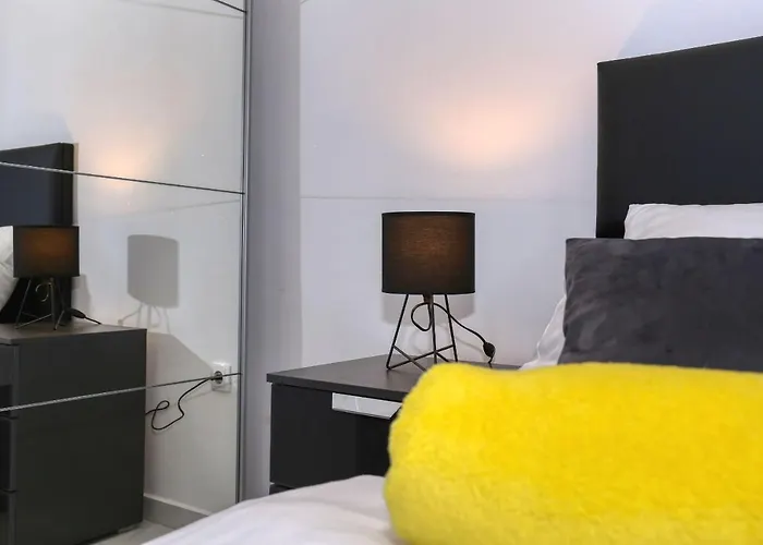 Luxury House Apartment *