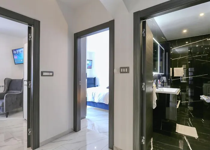 Luxury House Apartment *