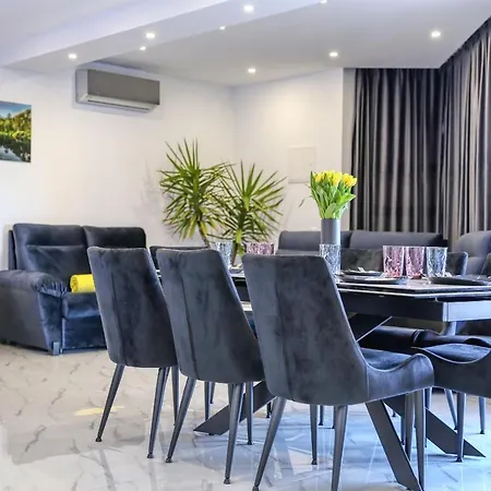 דירה Luxury House