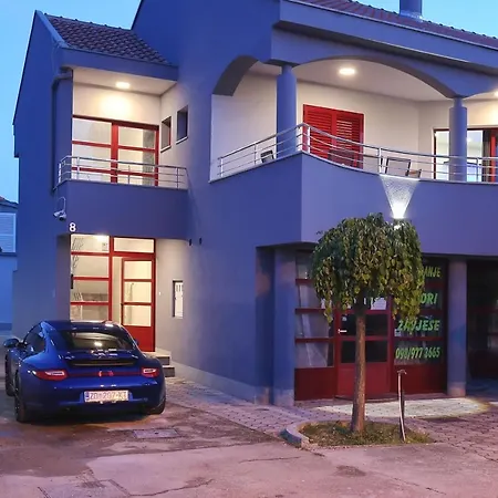 Luxury House Lejlighed *