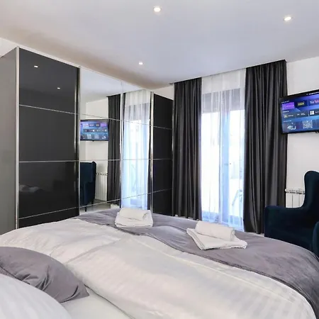 Luxury House דירה