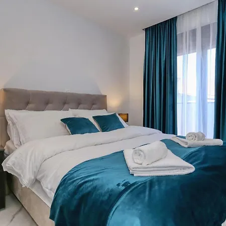 Luxury House Daire *