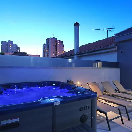 Luxury House *